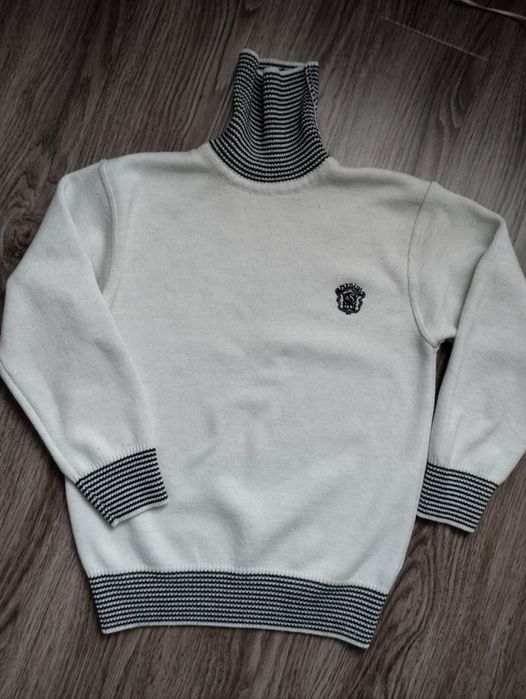 Продам чоловічий теплий светер.