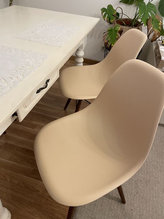 Conjunto de mesa e cadeiras