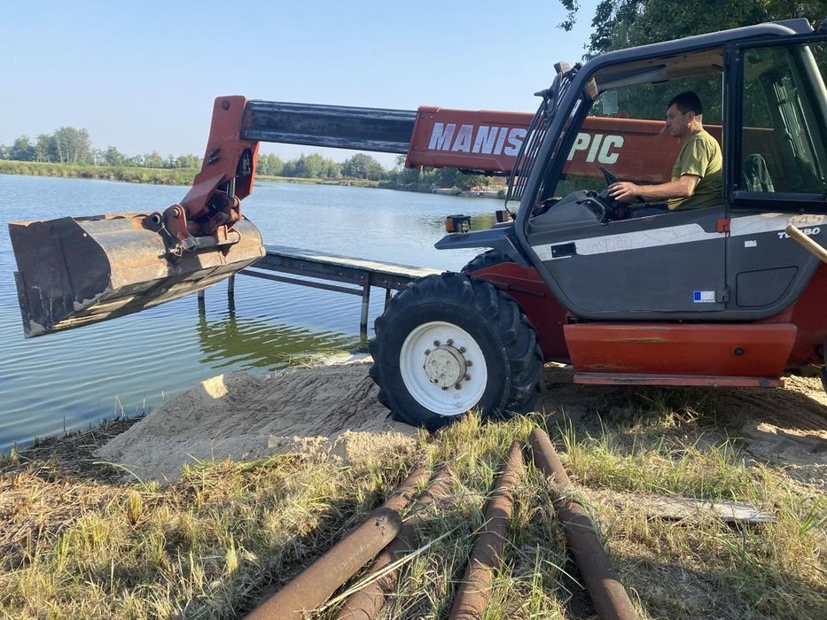 Телескопічний навантажувач MANITOU 845
