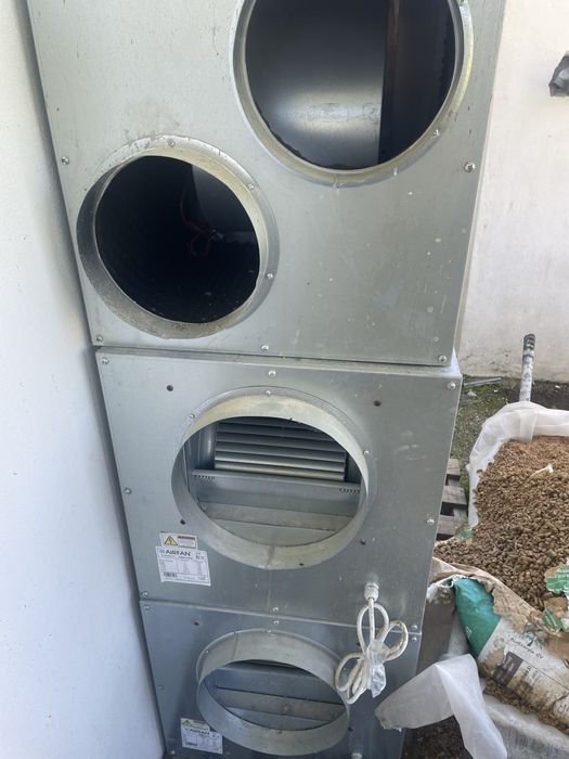 Air extractors, brand new, perfect working order.