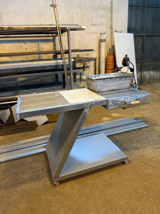 CHURRASQUEIRAS  METALICAS