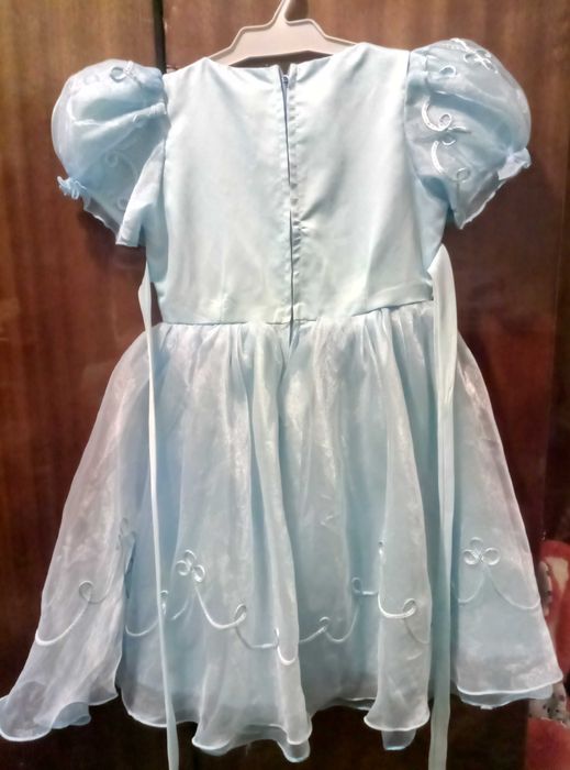 Платье нарядное 5-6 лет