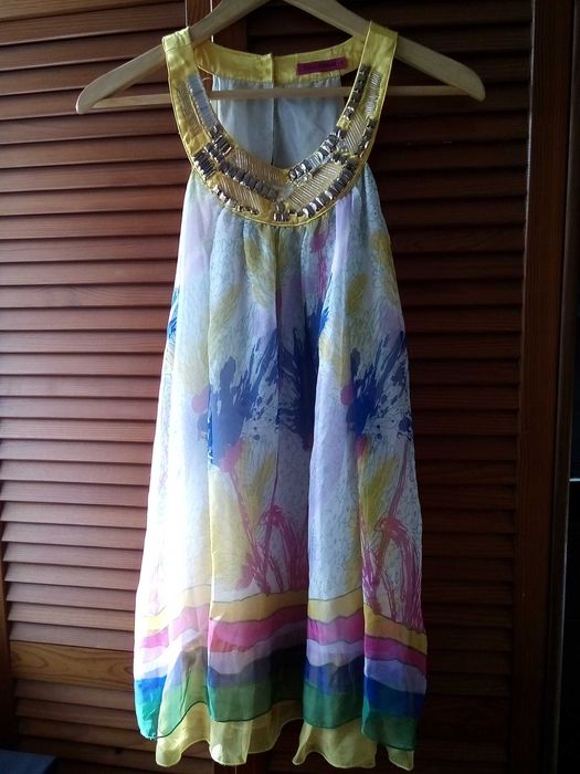 Túnica colorida ideal até para praia