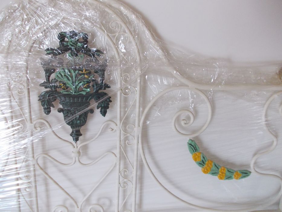 Cama de casal em ferro