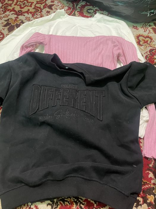 Продам одяг розгружаю шафу С-М розмір штани, футболки, кофти