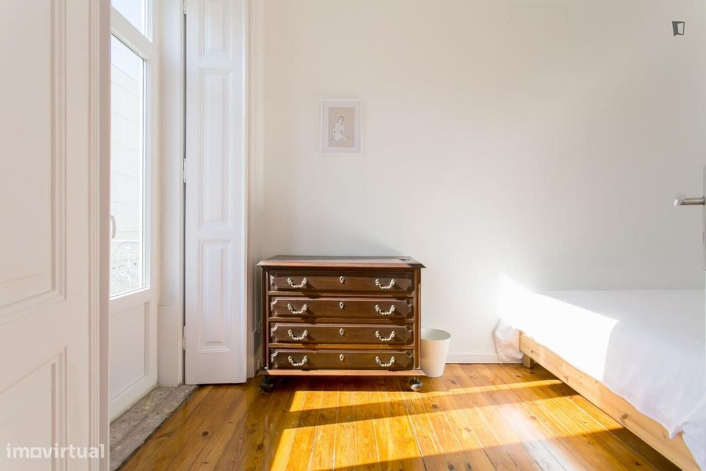 Quarto - localizado em Anjos Lisbon