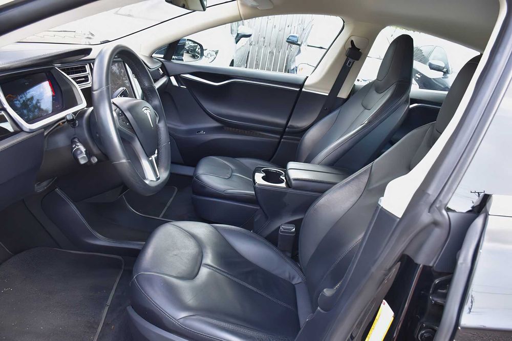Tesla Model S 85      2013