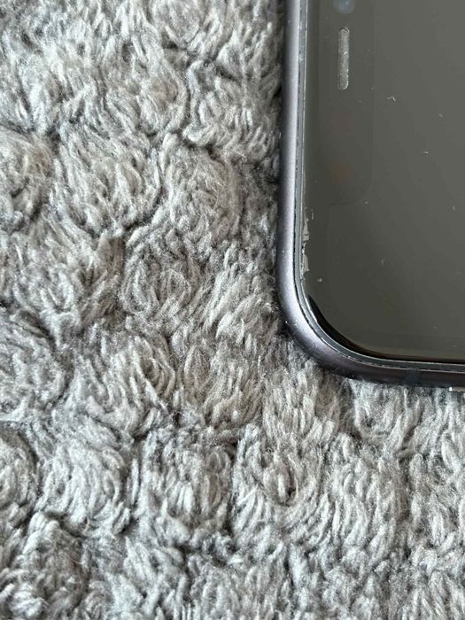 iPhone 11 64GB 77% baterii