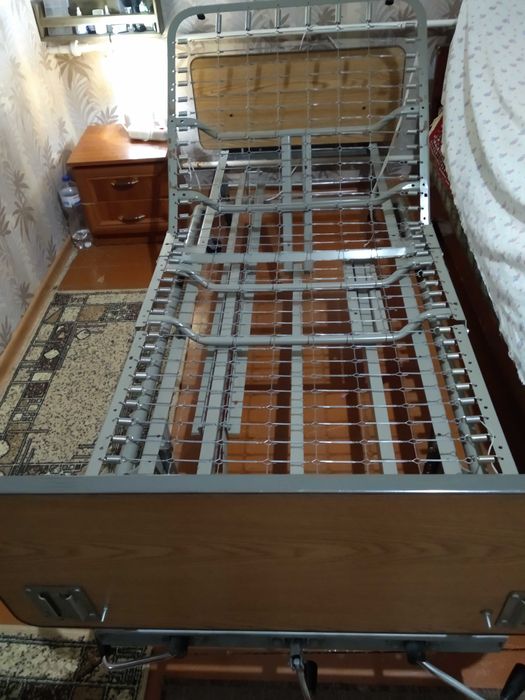 Ліжко,медичне ліжко