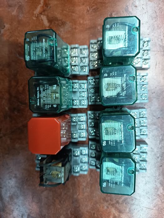 Relés 24 volts DC