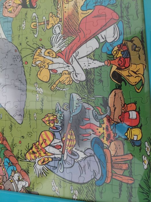 Puzzle com moldura do Asterix e Obelix