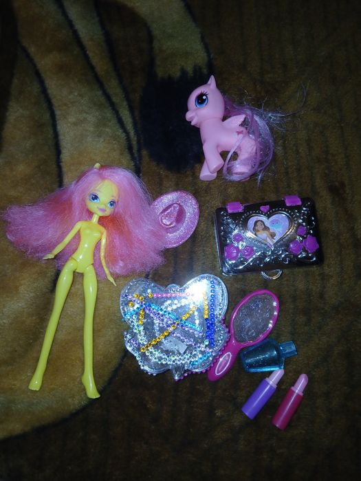 Продам лот іграшок для дівчинки