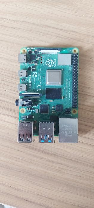 Profesjonalny zestaw - Raspberry Pi 4B 4GB – kompletny zestaw z modemem 4G LTE Quectel EC25-E i akcesoriami