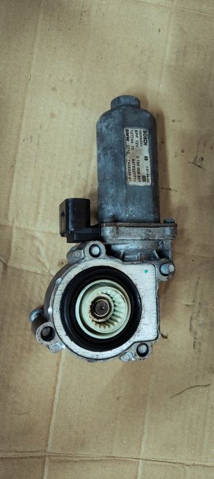 Silniczek reduktora nastawnik skrzyni BMW X3 E83 752855-01