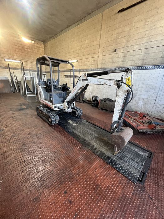 Giratoria Bobcat 320L