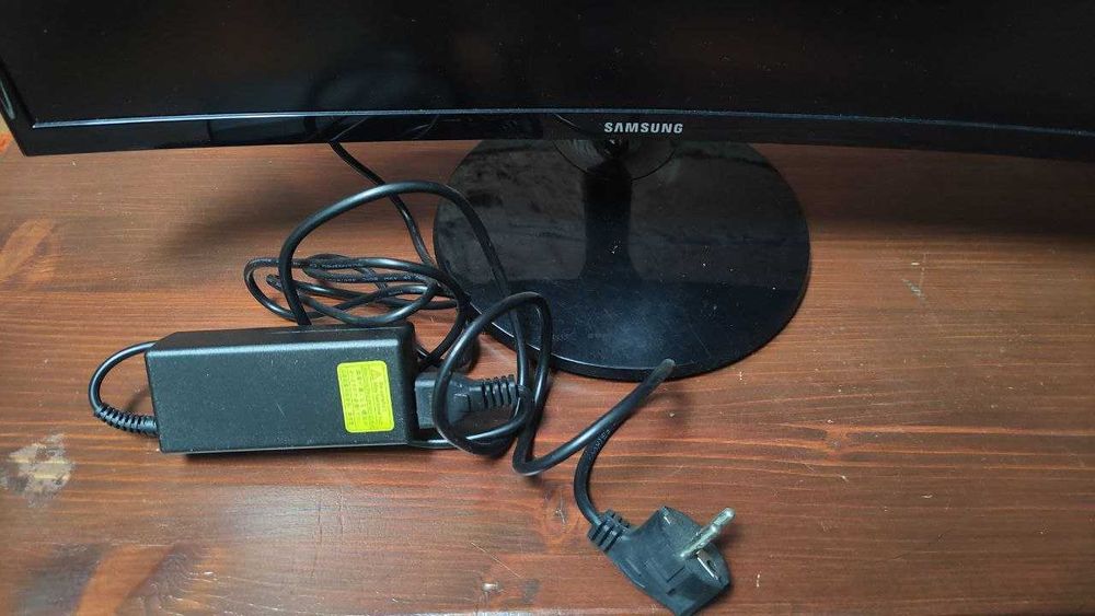 Монитор Samsung C24F390FHI (LC24F390FHIXCI) ТОП