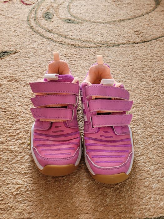 Взуття кросівки чешки балетки для дівчинки