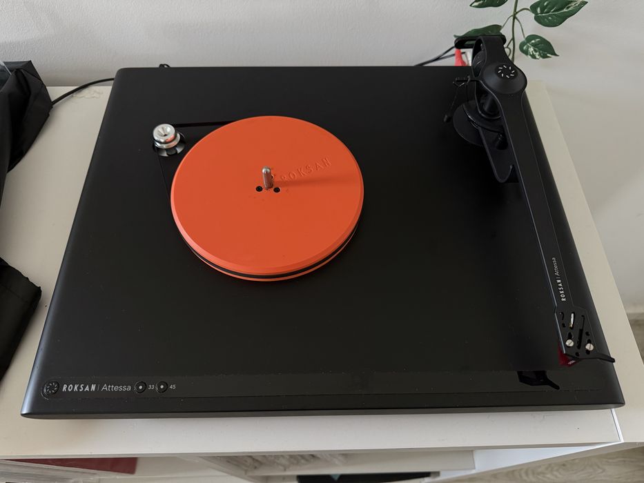 Roksan Attessa - gira discos vinil