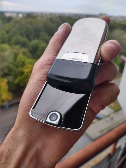 nokia 8800 classic.
