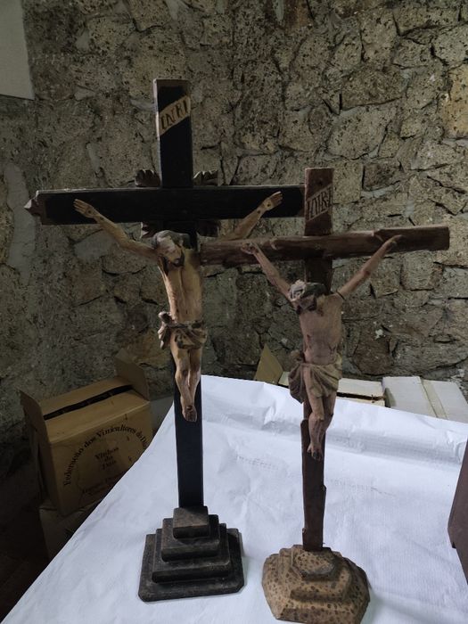 Duas cruzes de Cristo antigas