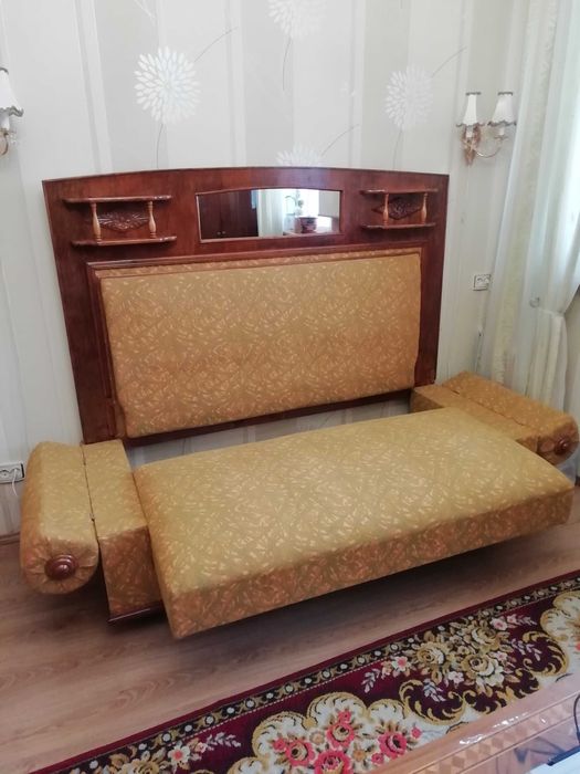Продам Ретро діван 70х розбірний із натуральних матеріаліві