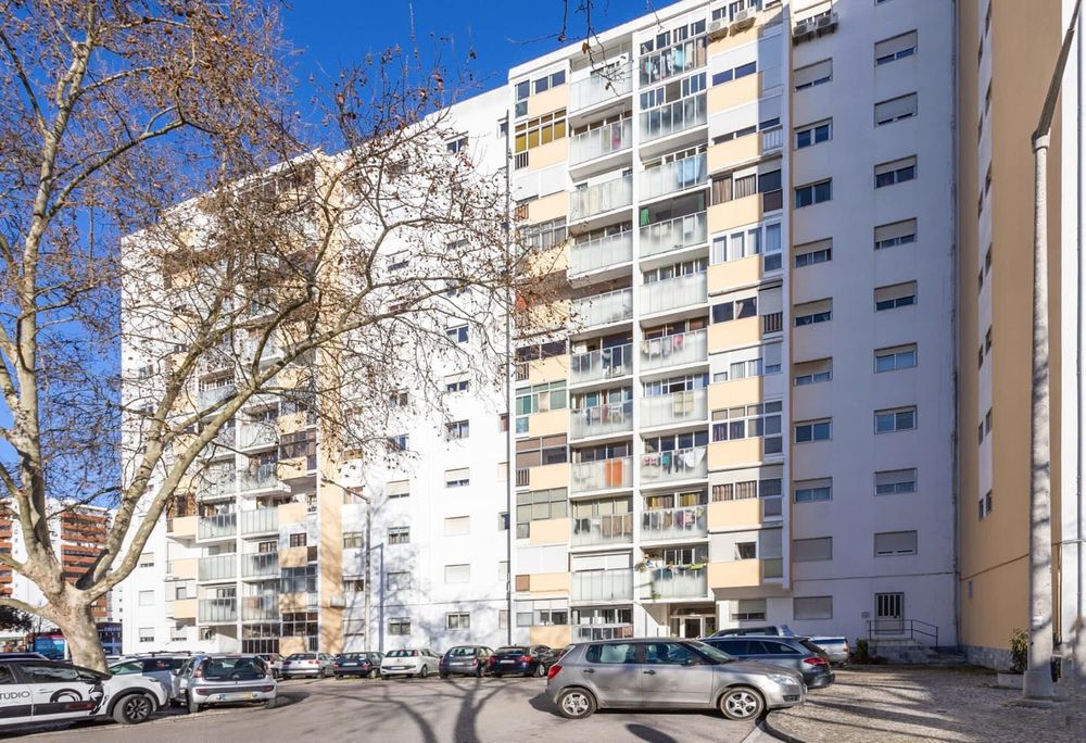 Apartamento para arrendar Miratejo