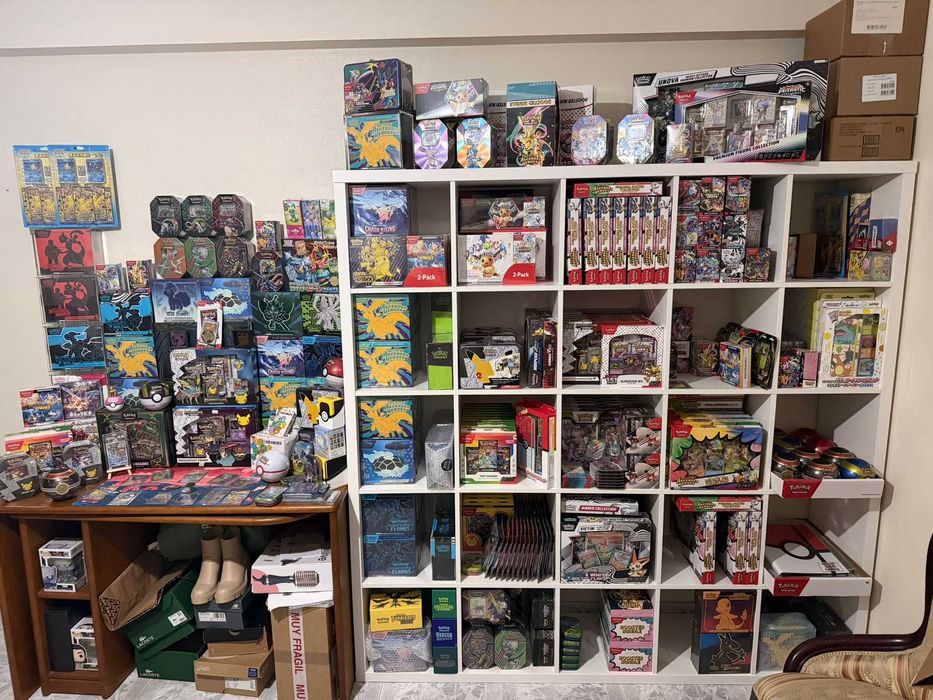 Pokemon Elite Trainer Box (ARTIGOS SELADOS EM INGLES)