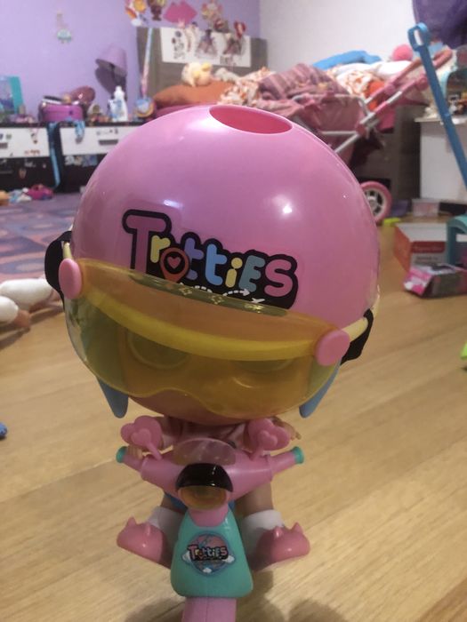 Mia e a scooter das trotties