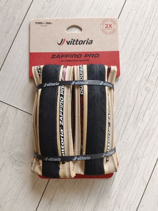 2x Vittoria Zaffiro PRO V 32mm G2.0 zwijane