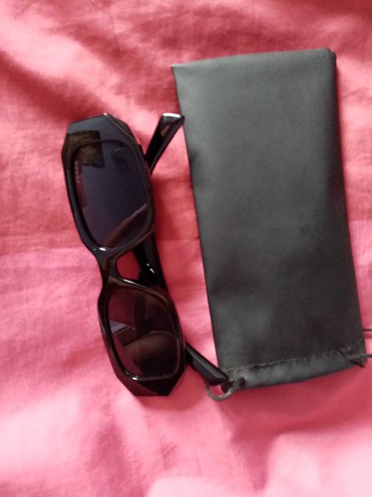 Okulary przeciwsłoneczne *prada *