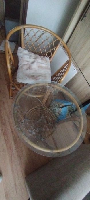 Komplet stół i krzesła