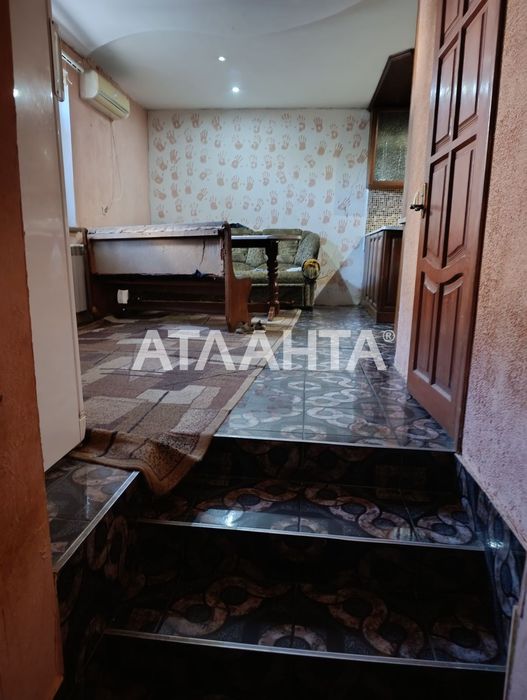 Дом в Нерубайском с гаражом, документами и коммуникациями