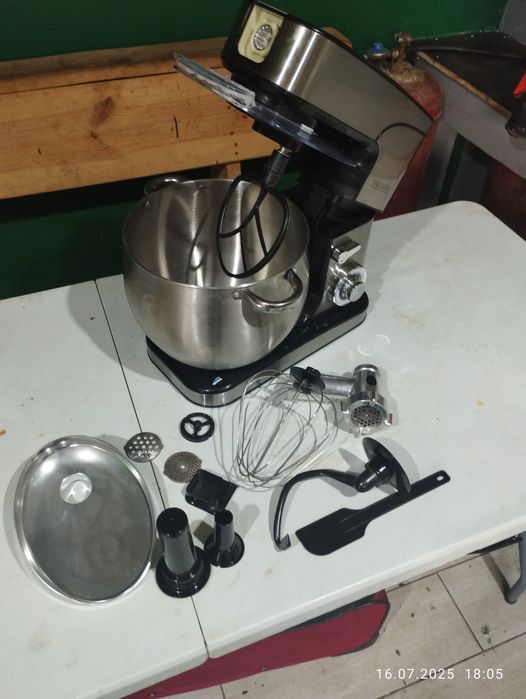 Планетарний міксер Royalti line  на 12 л.