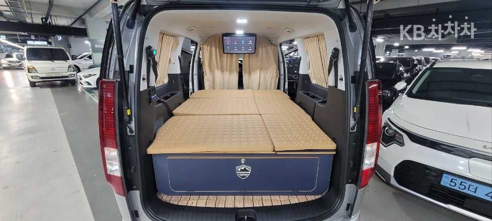 Hyundai Staria 2023 2.2 CRDi Modern (9 місць) — Для сім'ї та подорожей!