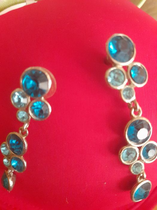 Продам сережкі дужк яскаві і гарні