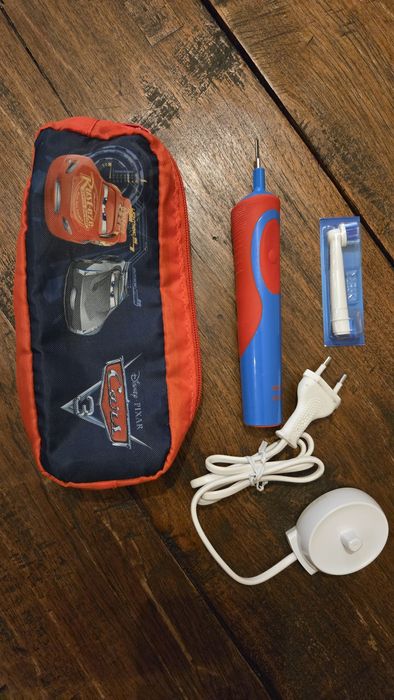 Oral-B zestaw Cars Auta