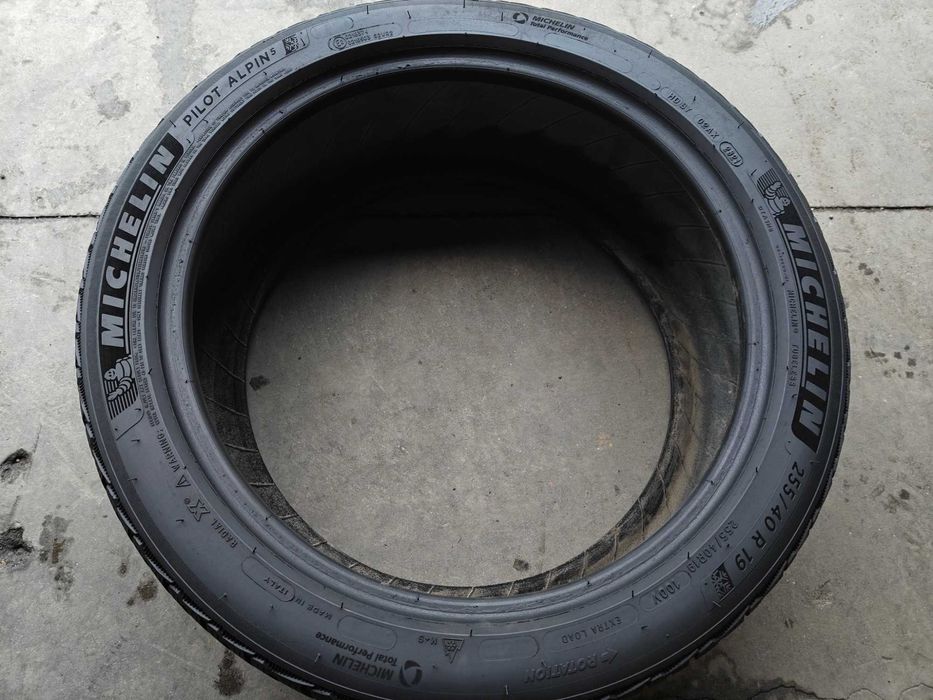 Michelin Alpin⁵ r19 255/40 шини зимові комплект або пара