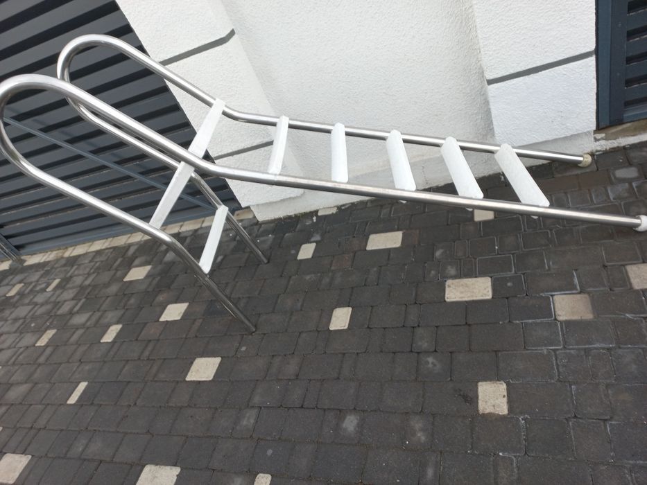 Драбина для басейна