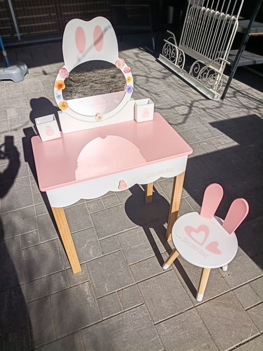 Toaletka dla dziewczynki