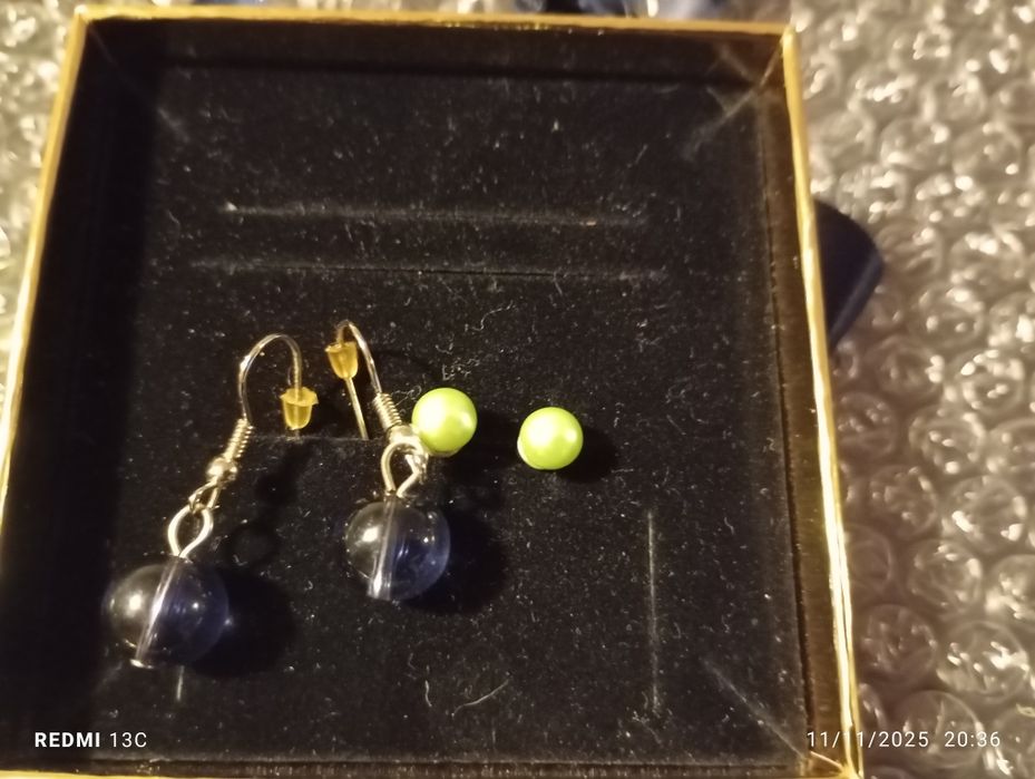 Brincos variados