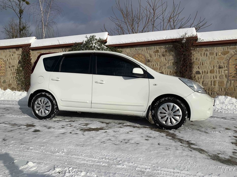 Продам Nissan Note з автоматичною КПП