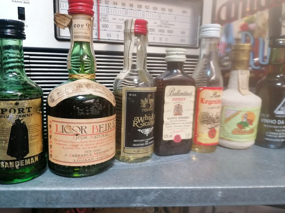 Lote de garrafas de coleção em miniatura