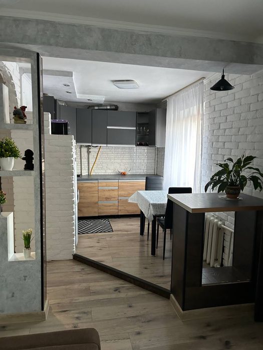 Здається однокімнатна квартира подобово.