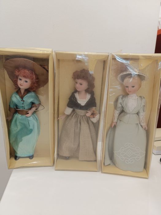 Bonecas de porcelana