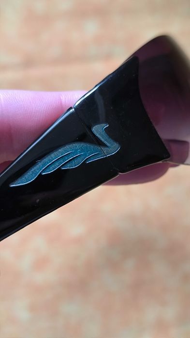 Óculos de sol futuristas