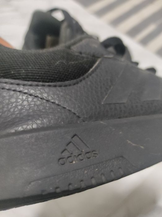 Sapatilhas usadas em bom estado