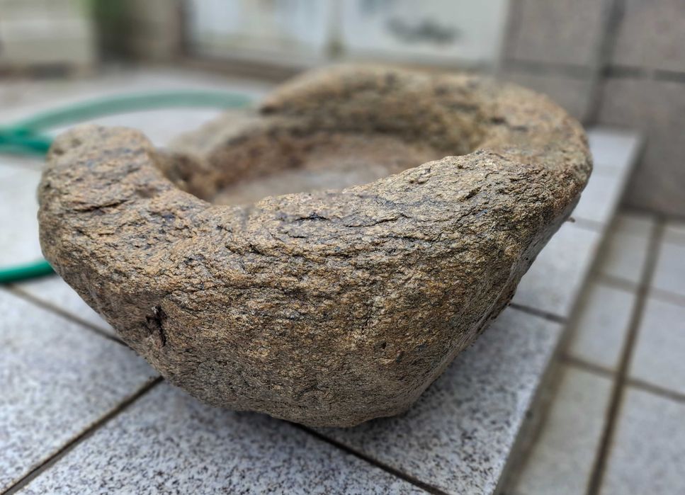 Bebedouro Antigo em Pedra