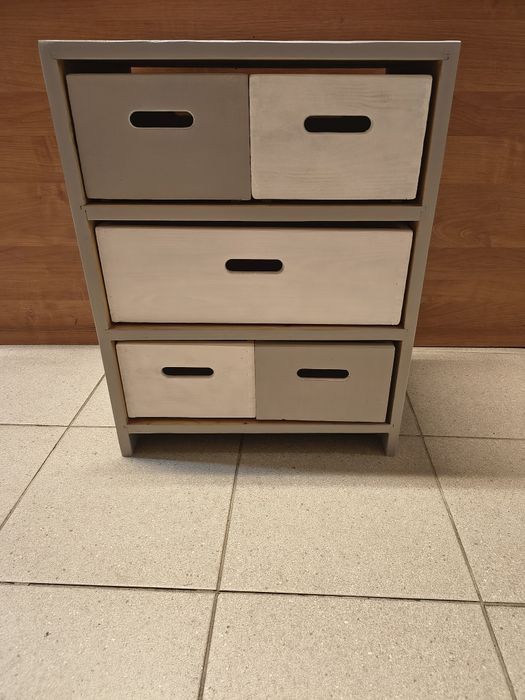 Szafka  nakomoda  skrzynki w regale