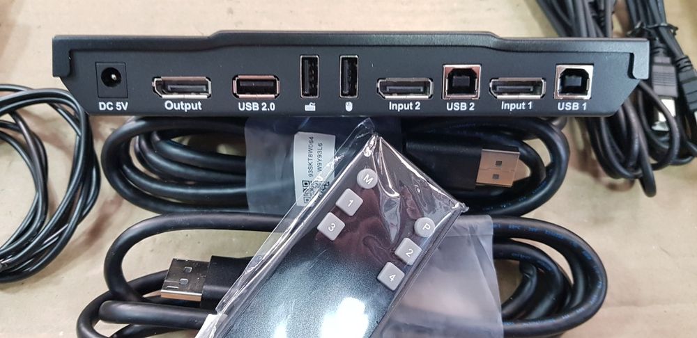 Перемикач комп'ютера  TESmart PKS0201A10