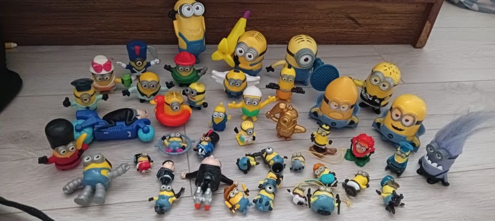 Продам іграшки з кіндерів або дрібні